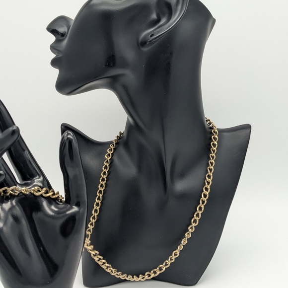 Two Sarah Coventry Chains. Triple chain 24" and 29" - Picture 4 of 4